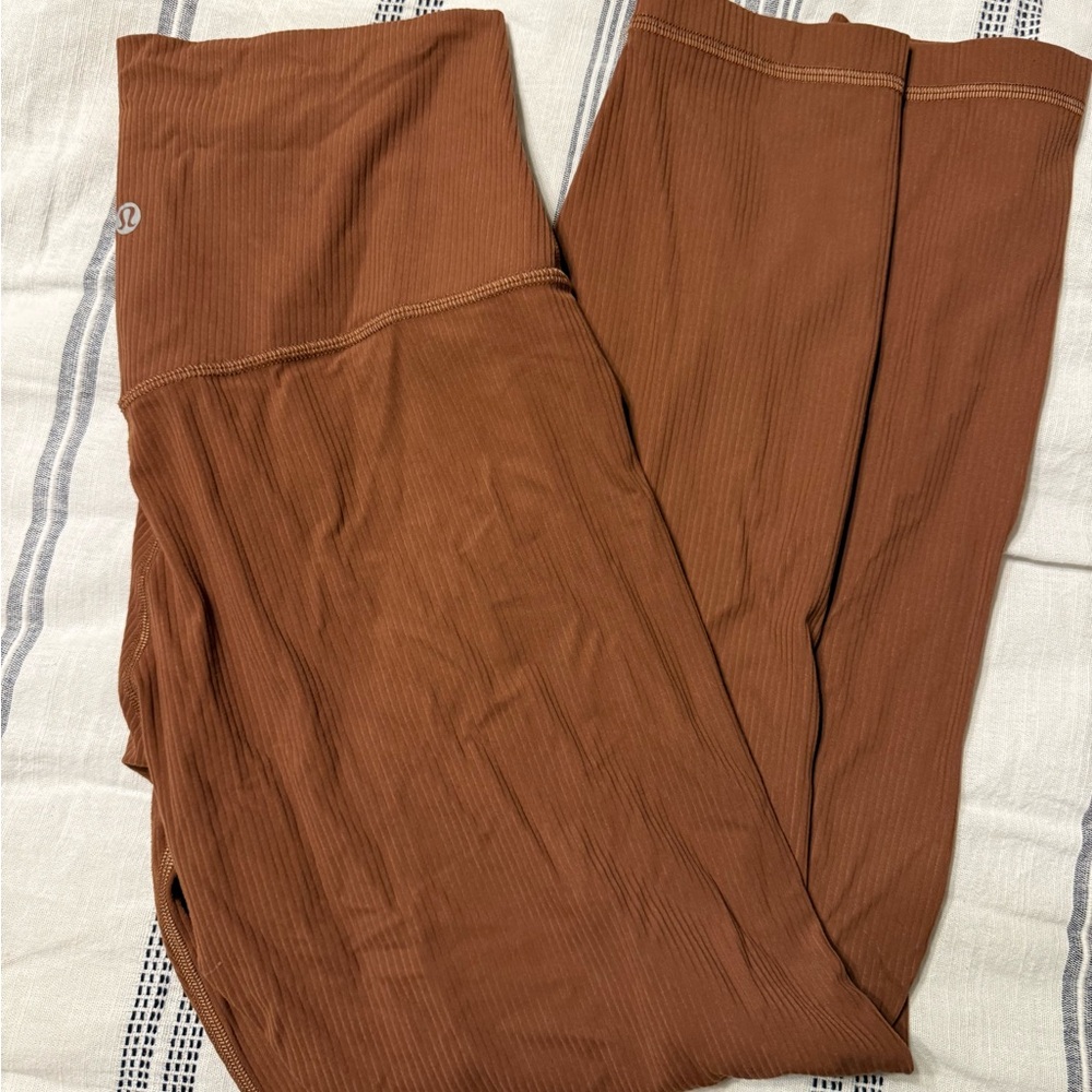 lululemon athletica women’s ' Ribbed align Leggings 25”- good condition